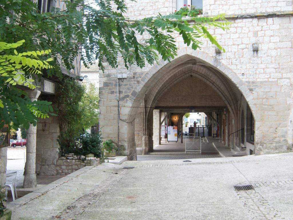 Petit Gite Des Augustins モンフランカン エクステリア 写真